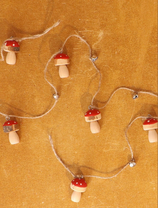 GISELA GRAHAM GARLAND - WOOD TOADSTOOL Garland