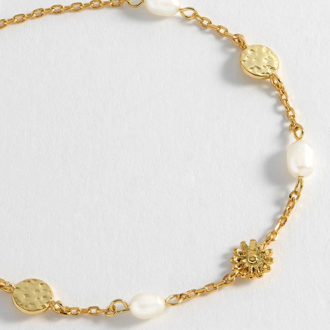 ESTELLA BARTLETT-Textured Disc Flower Pearl Bracelet Gold Plated - Pearl