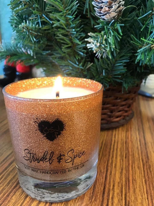 OHHSOOJUICY STRUDLE & SPICE CANDLE